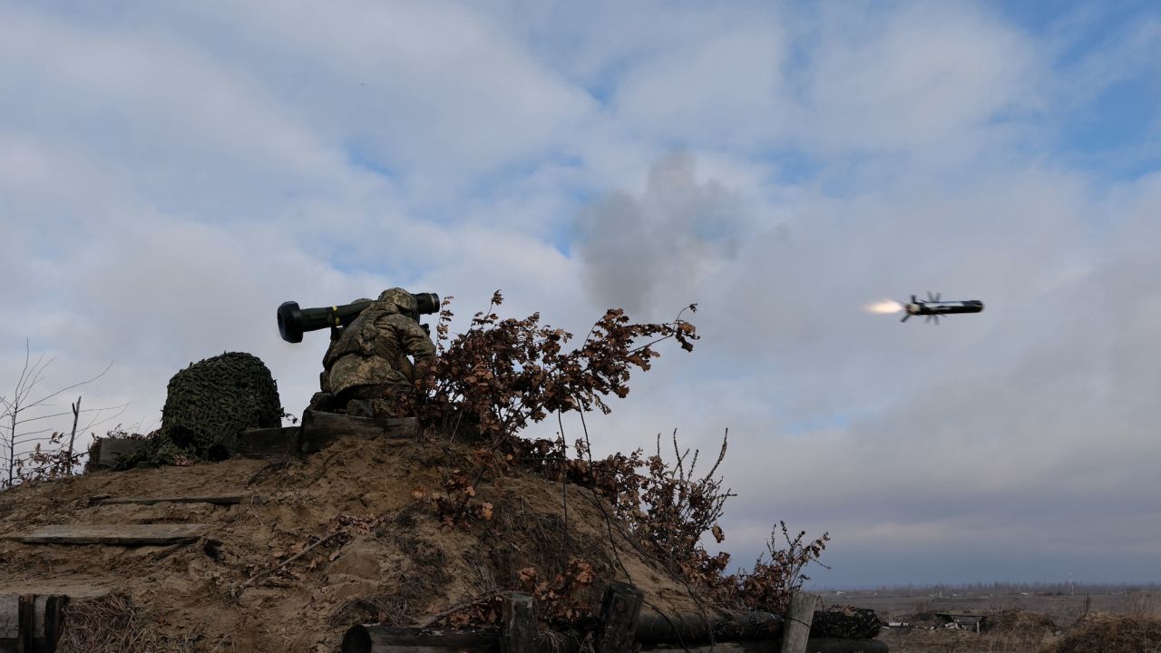 Ba loại vũ khí làm thay đổi cục diện cuộc chiến ở Ukraina - Ảnh 1.