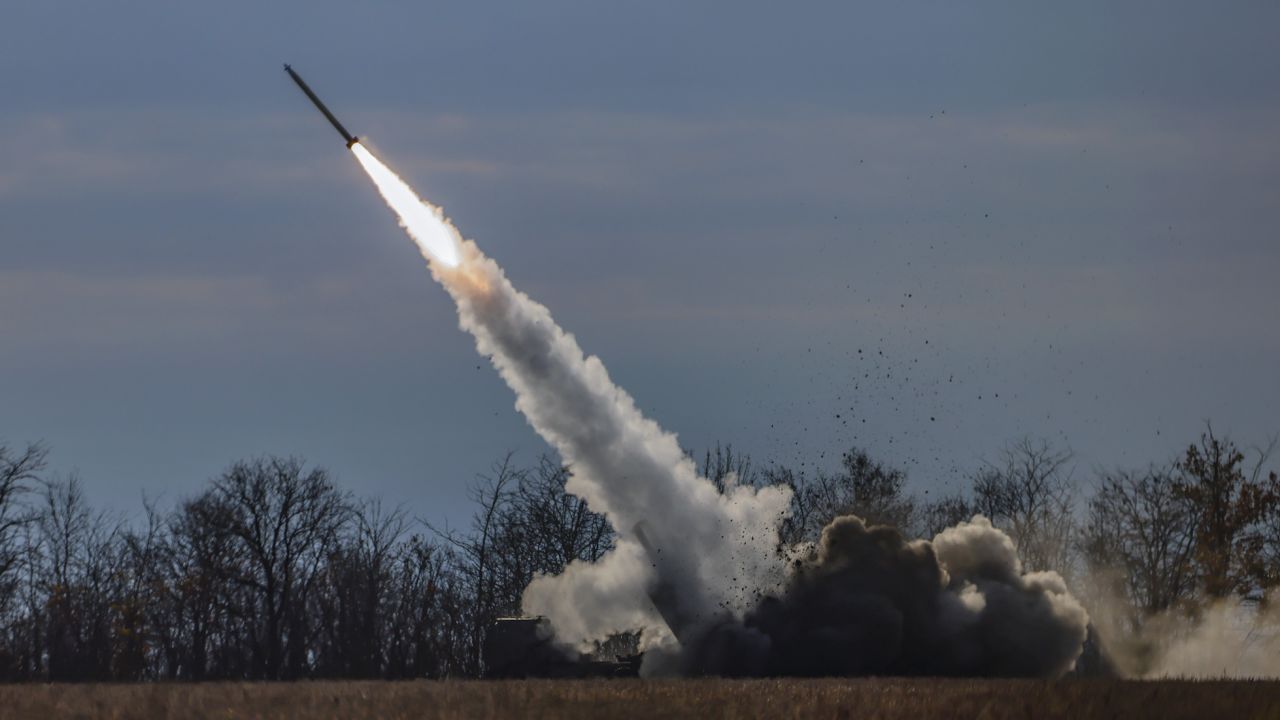 Ba loại vũ khí làm thay đổi cục diện cuộc chiến ở Ukraina - Ảnh 2.