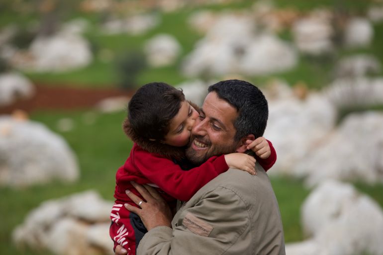 Gia đình 5 người Syria sống sót kỳ diệu sau 40 giờ bị chôn vùi bởi động đất - Ảnh 3.