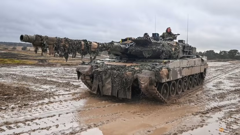Ukraina sắp nhận ít nhất 100 xe tăng Leopard 1 từ các nước châu Âu   - Ảnh 1.