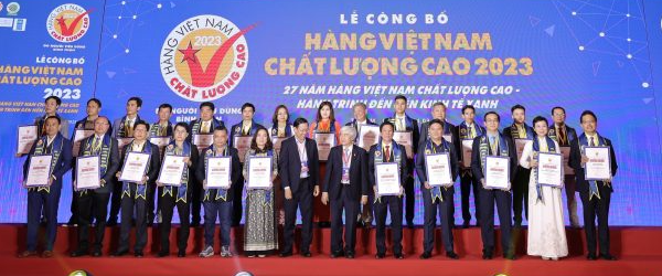 Vinh danh và trao chứng nhận hàng Việt Nam chất lượng cao cho 519 doanh nghiệp - Ảnh 1.