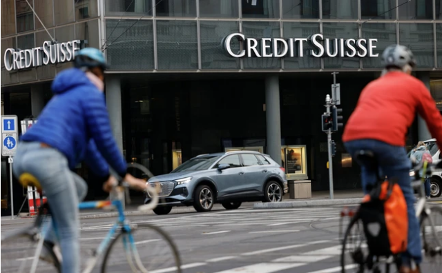 Credit Suisse đang khủng hoảng, chuyện gì đang xảy ra? - Ảnh 1.