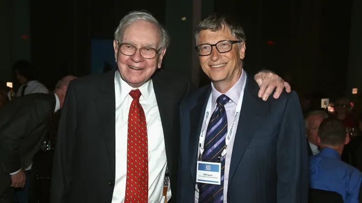 Bill Gates tiết lộ lời khuyên tuyệt vời nhất nhận được từ nhà đầu tư Warren Buffett - Ảnh 1.