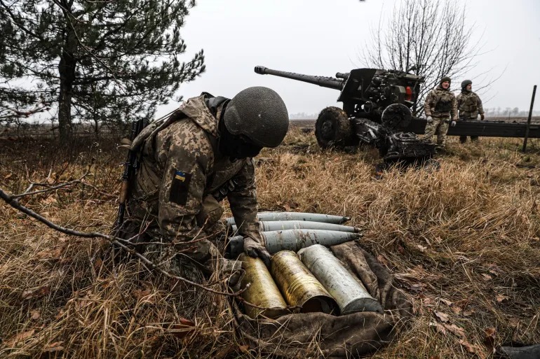 Mỹ và EU thông báo tiếp tục viện trợ vũ khí cho Ukraina trong ngày ông Tập Cận Bình thăm Nga - Ảnh 1.