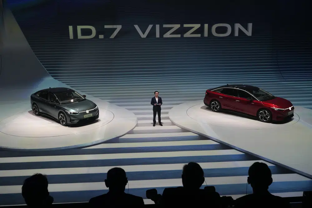 Volkswagen trình làng sedan hạng sang chạy điện tại triển lãm ô tô Trung Quốc - Ảnh 1.