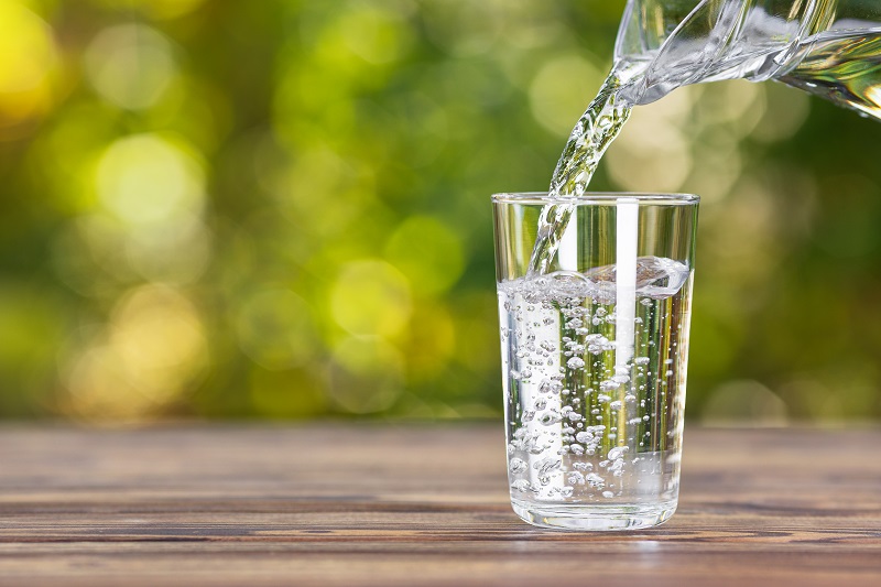 5 loại nước nên uống vào mùa hè, vừa bổ sung điện giải lại giúp cơ thể tránh bị mất nước - Ảnh 1.