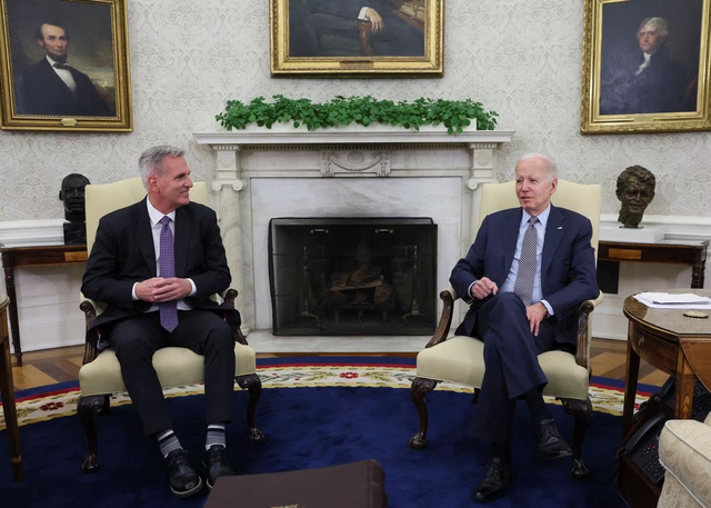 Ông Biden và đảng Cộng hòa vừa đạt thỏa thuận để ngăn Mỹ vỡ nợ - Ảnh 2.