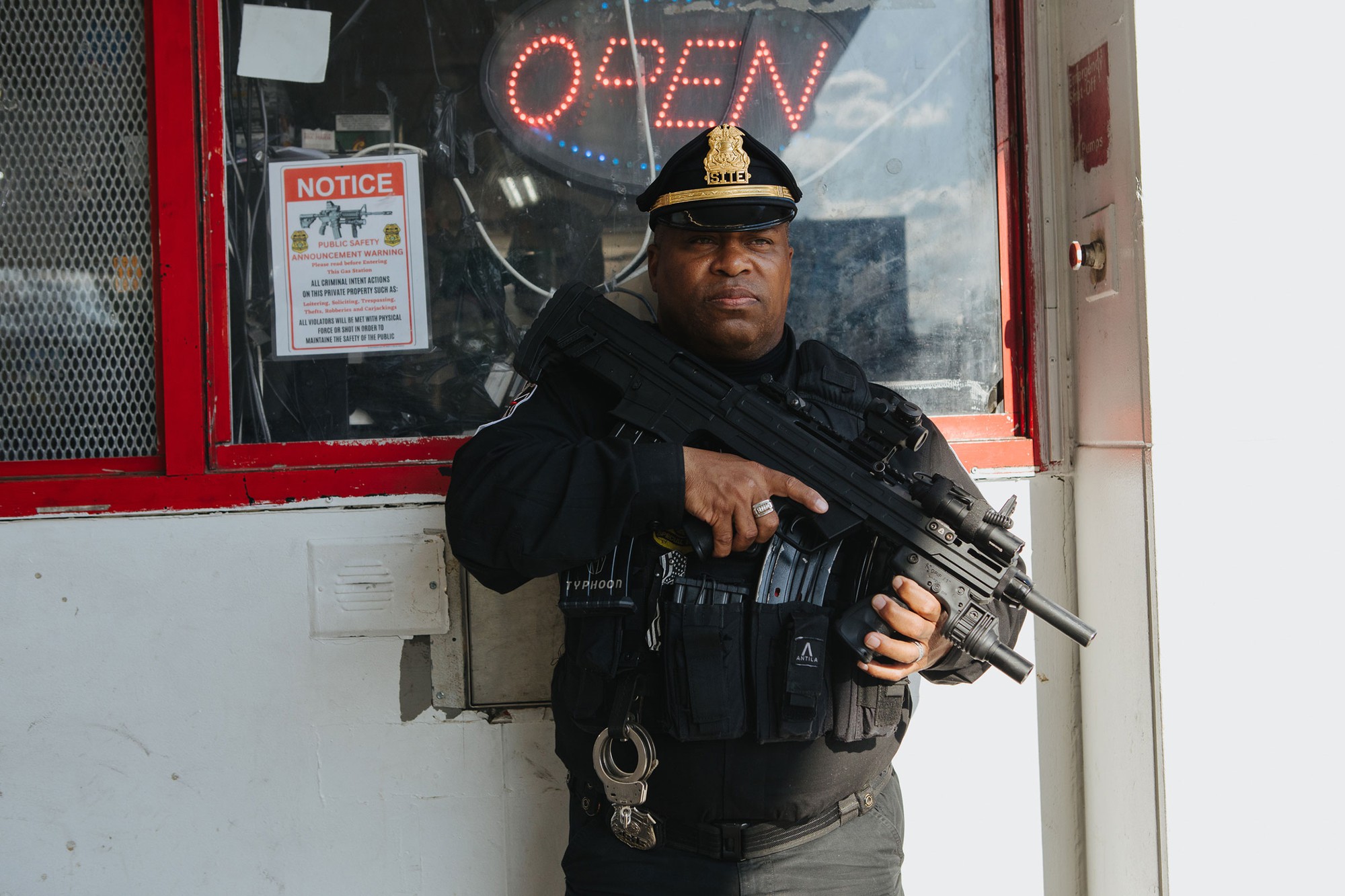 Vệ sĩ tư nhân đang thay thế cảnh sát trên khắp nước Mỹ - Ảnh 4.