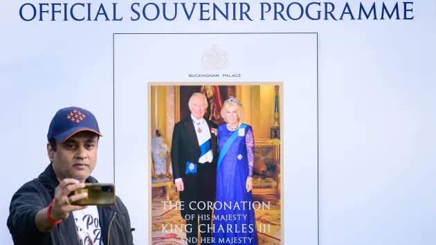 Vua Charles III và Hoàng hậu Camilla đăng quang trong buổi lễ lịch sử - Ảnh 7.