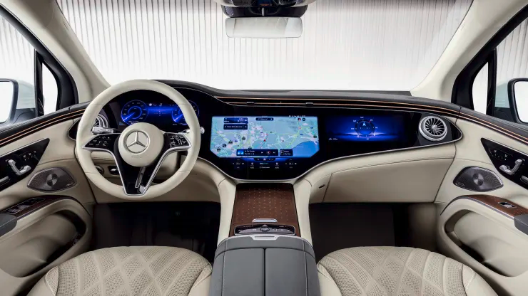 Mercedes-Benz thử nghiệm ChatGPT vào ô tô - Ảnh 1.
