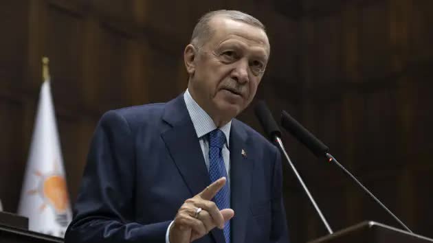 Thổ Nhĩ Kỳ tăng lãi suất lên 15% để chống lạm phát  - Ảnh 2.
