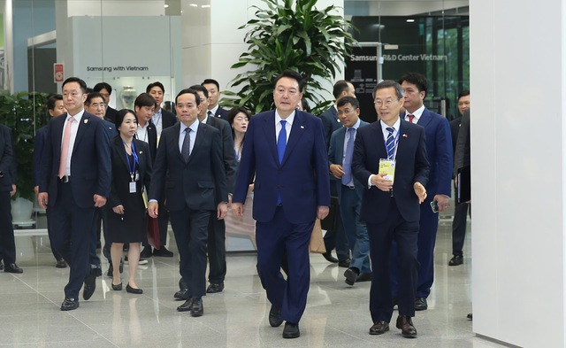 Tổng thống Hàn Quốc đối thoại với các nhân tài kỹ thuật số Việt Nam - Ảnh 1.