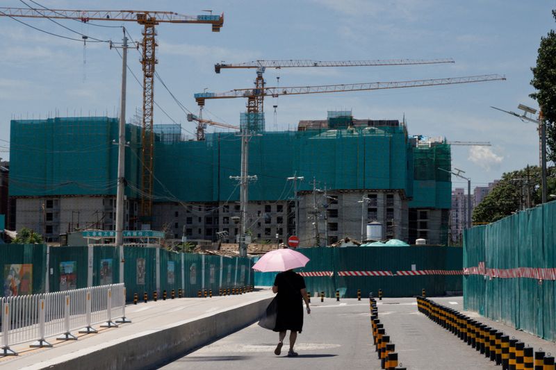 Trung Quốc cân nhắc gói hỗ trợ bất động sản mới để thúc đẩy nền kinh tế - Ảnh 2.