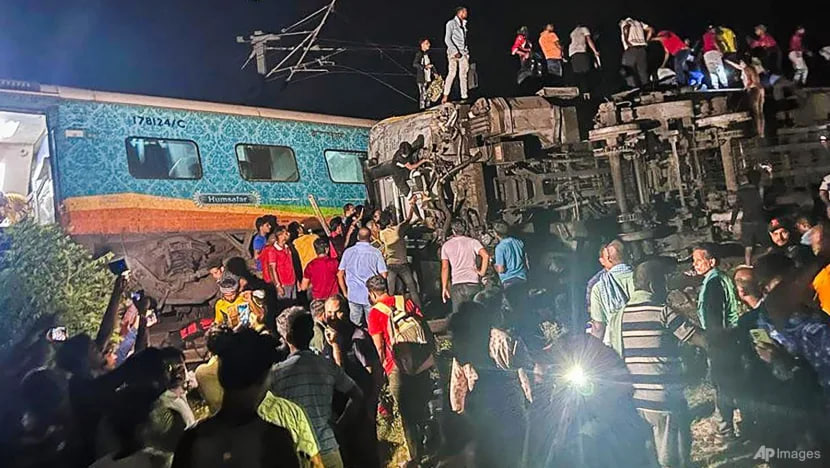 Ít nhất 207 người chết, 900 người bị thương trong vụ tai nạn tàu hỏa ở Odisha, Ấn Độ - Ảnh 1.