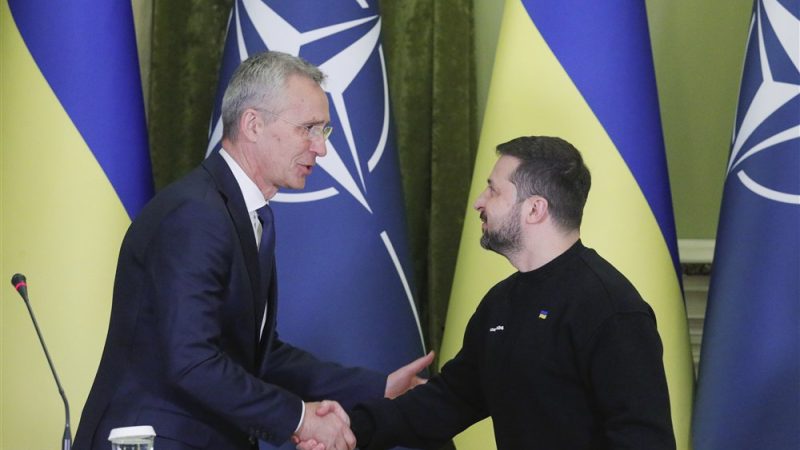 Khả năng NATO trực tiếp tham chiến ở Ukraina? - Ảnh 1.