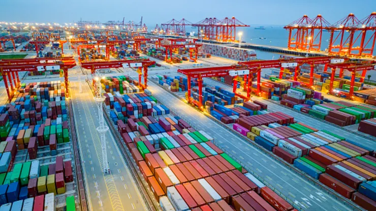 Xuất khẩu của Trung Quốc giảm kỷ lục trong hơn 3 năm - Ảnh 1.