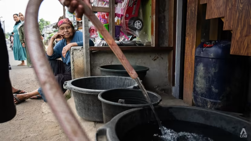 El Nino khiến tình trạng hạn hán, thiếu nước ngày càng khốc liệt tại Indonesia - Ảnh 5.