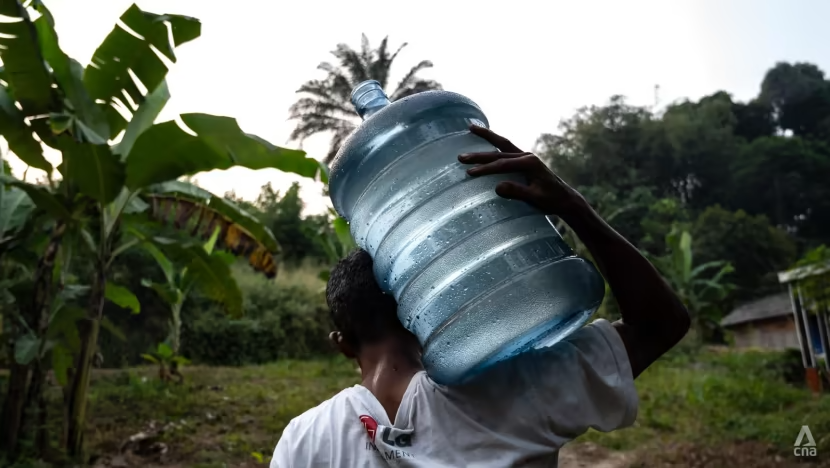 El Nino khiến tình trạng hạn hán, thiếu nước ngày càng khốc liệt tại Indonesia - Ảnh 6.