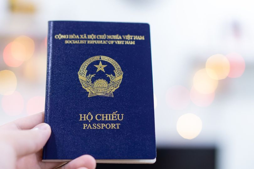 Ban hành mẫu hộ chiếu mới áp dụng từ 15/8 - Ảnh 1.