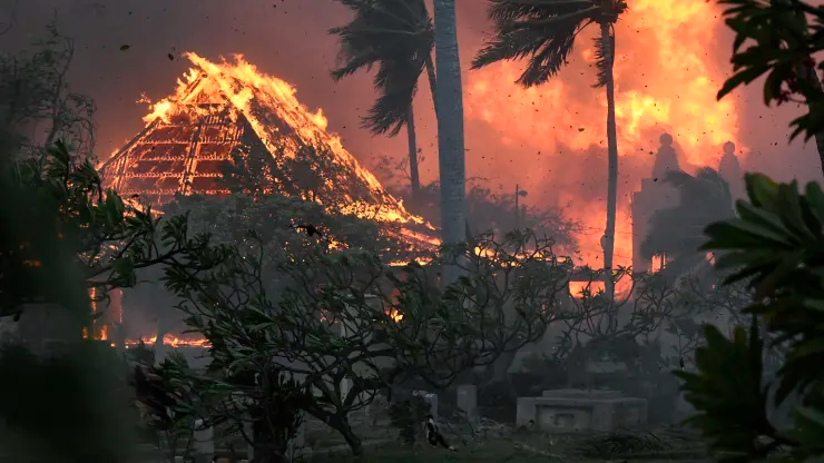 Cảnh tượng như ngày tận thế do cháy rừng thảm khốc ở Hawaii - Ảnh 1.