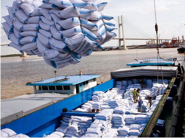 Bình ổn thị trường trong nước và thúc đẩy xuất khẩu gạo - Ảnh 1.