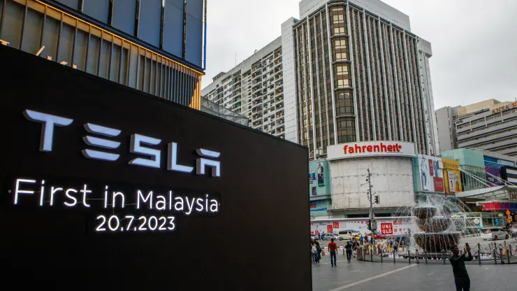 Malaysia muốn thành trung tâm sản xuất xe điện sau khi Tesla tuyên bố đầu tư - Ảnh 2.