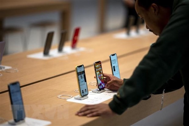 Doanh số bán iPhone sụt giảm trong quý thứ 3 liên tiếp - Ảnh 2.