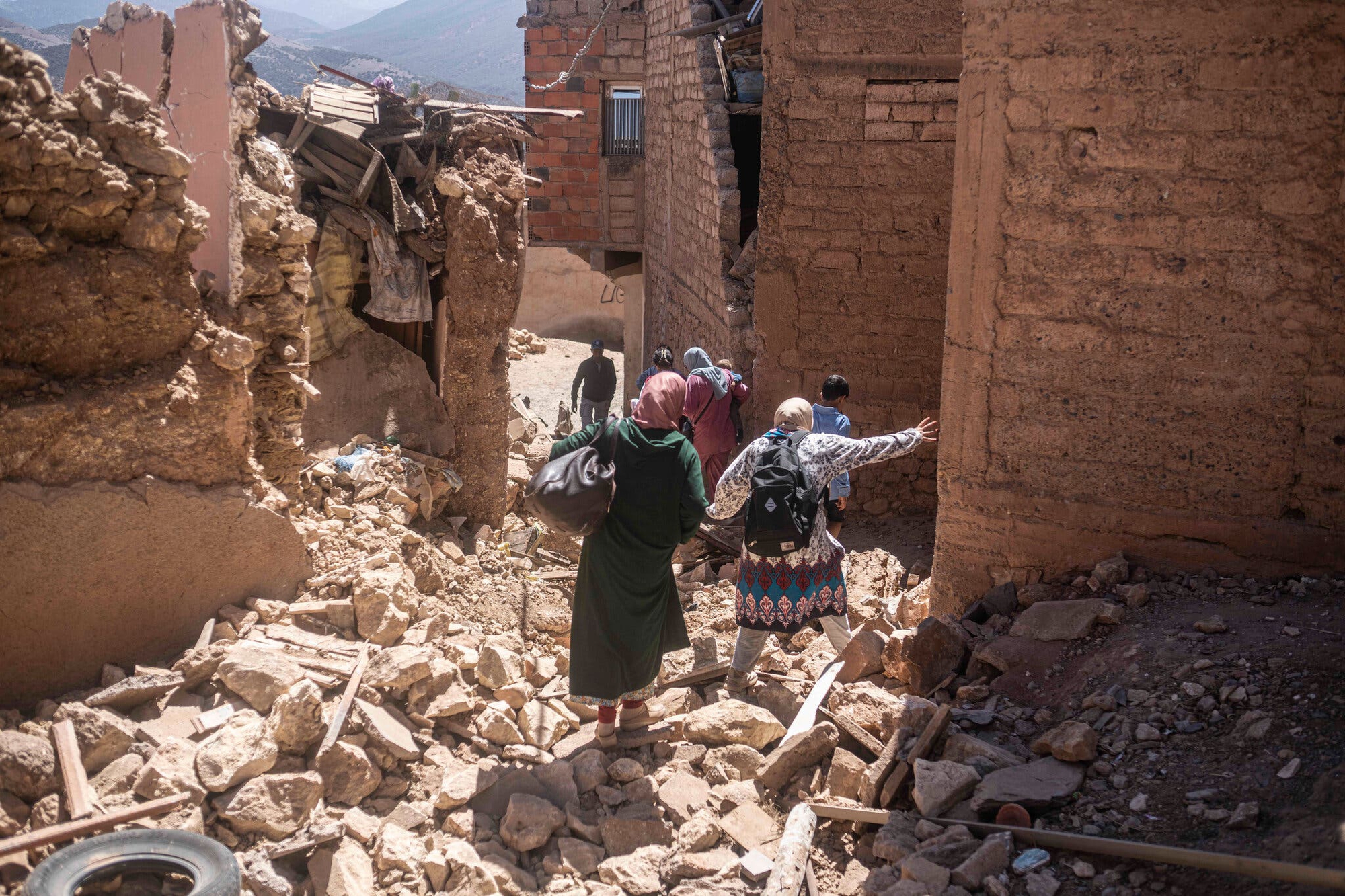Hơn 2.000 người thiệt mạng trong trận động đất làm rung chuyển Maroc - Ảnh 3.