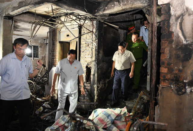 Yêu cầu doanh nghiệp bảo hiểm nhanh chóng chi trả tiền bảo hiểm vụ cháy chung cư mini tại Hà Nội - Ảnh 1.
