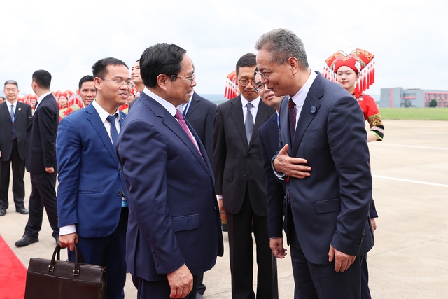 Thủ tướng: Mong muốn Việt Nam trở thành điểm trung chuyển hàng hóa giữa ASEAN và Trung Quốc - Ảnh 12.