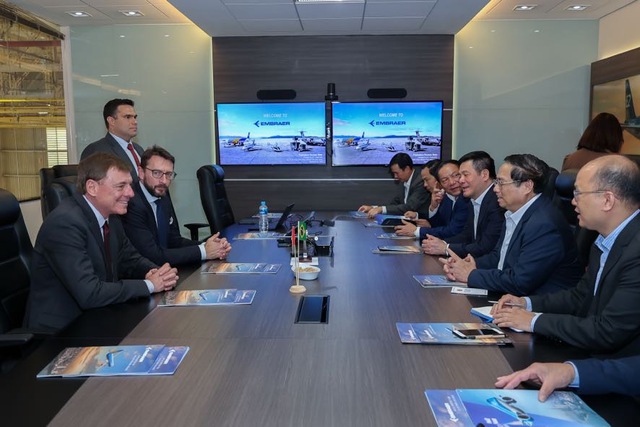 Thủ tướng đề nghị Tập đoàn hàng không vũ trụ Embraer mở rộng hoạt động tại Việt Nam - Ảnh 5.