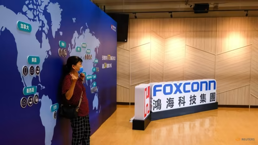Doanh thu tháng 8 của Foxconn giảm 8% so với cùng kỳ - Ảnh 1.