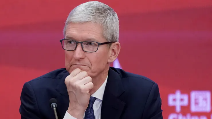 Cổ phiếu Apple tiếp tục giảm mạnh do Trung Quốc cấm công chức chính phủ dùng iPhone - Ảnh 1.