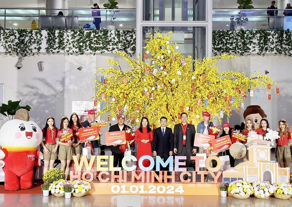 Ngành Du lịch Tp Hồ Chí Minh phấn khởi đón chào khách quốc tế đầu năm 2024- Ảnh 3.