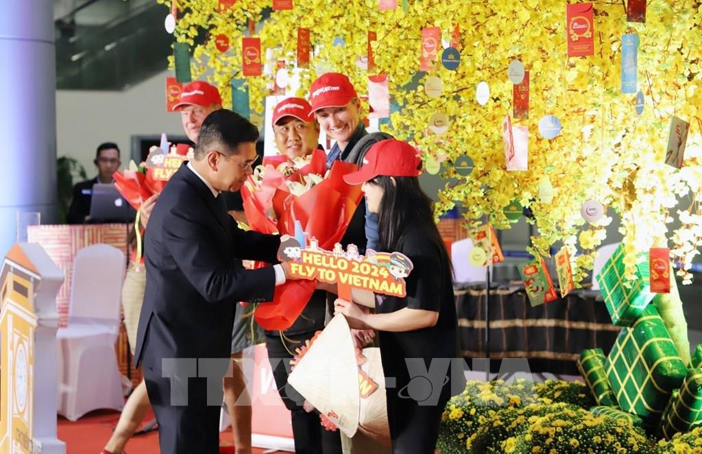 Ngành Du lịch Tp Hồ Chí Minh phấn khởi đón chào khách quốc tế đầu năm 2024- Ảnh 1.