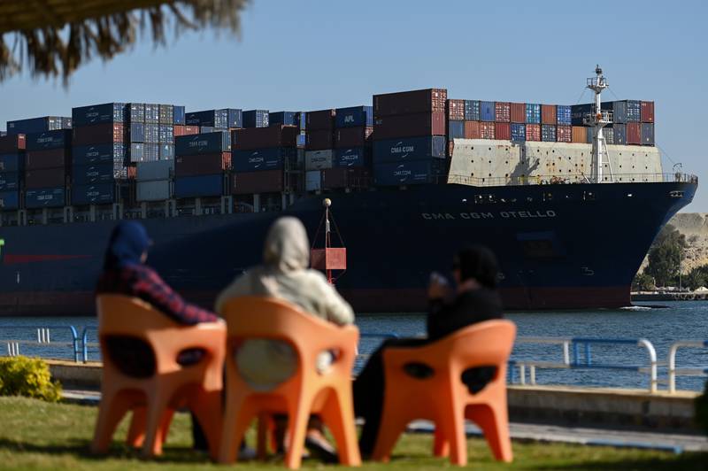 CEO Maersk: Sự gián đoạn vận chuyển trên Biển Đỏ có thể kéo dài 'ít nhất vài tháng'- Ảnh 1.
