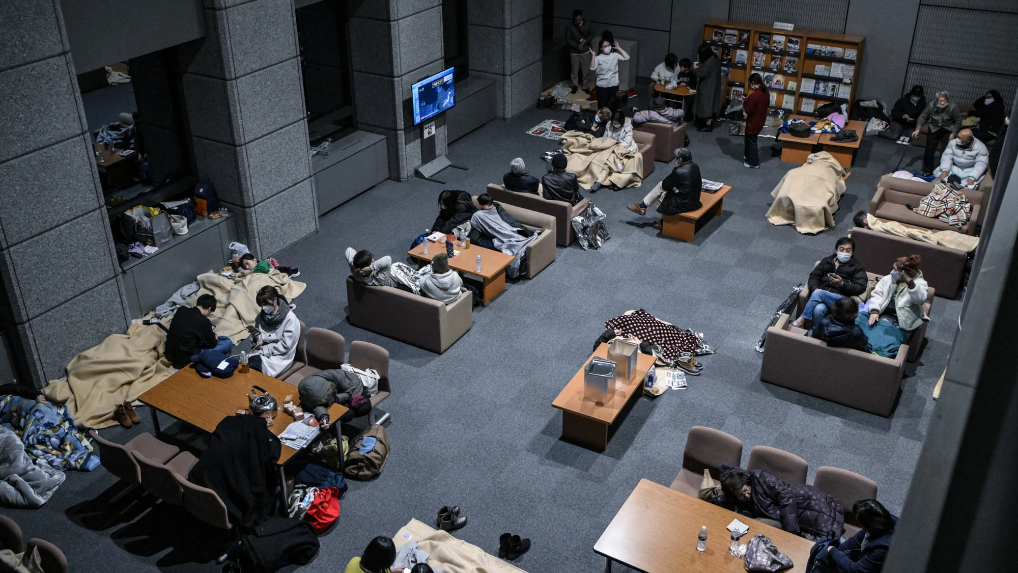 Những hình ảnh mới nhất về trận động đất tại Nhật Bản- Ảnh 8.