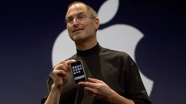 Làm thế nào iPhone trở thành một trong những sản phẩm bán chạy nhất mọi thời đại- Ảnh 1.