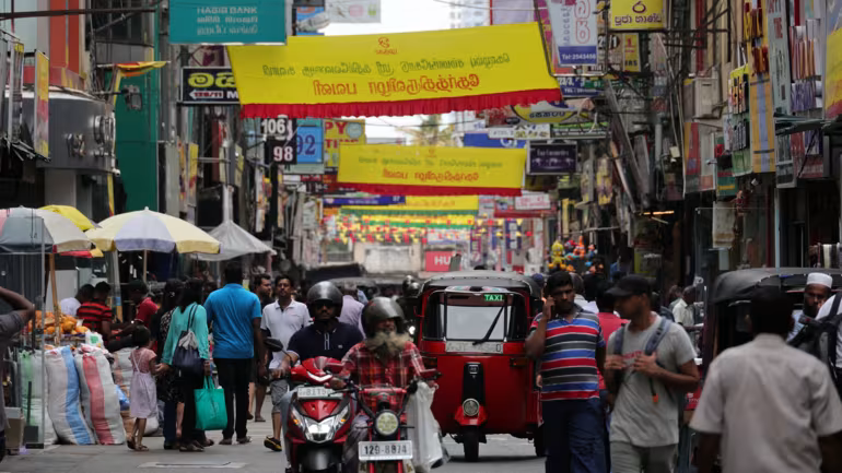 Sri Lanka lo ngại 'bẫy nợ' gia tăng khi Trung Quốc tiếp tục đầu tư- Ảnh 1.