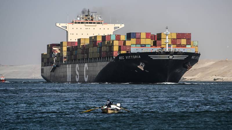Giá cước vận chuyển hàng hóa qua Biển Đỏ tăng gần 250%- Ảnh 1.