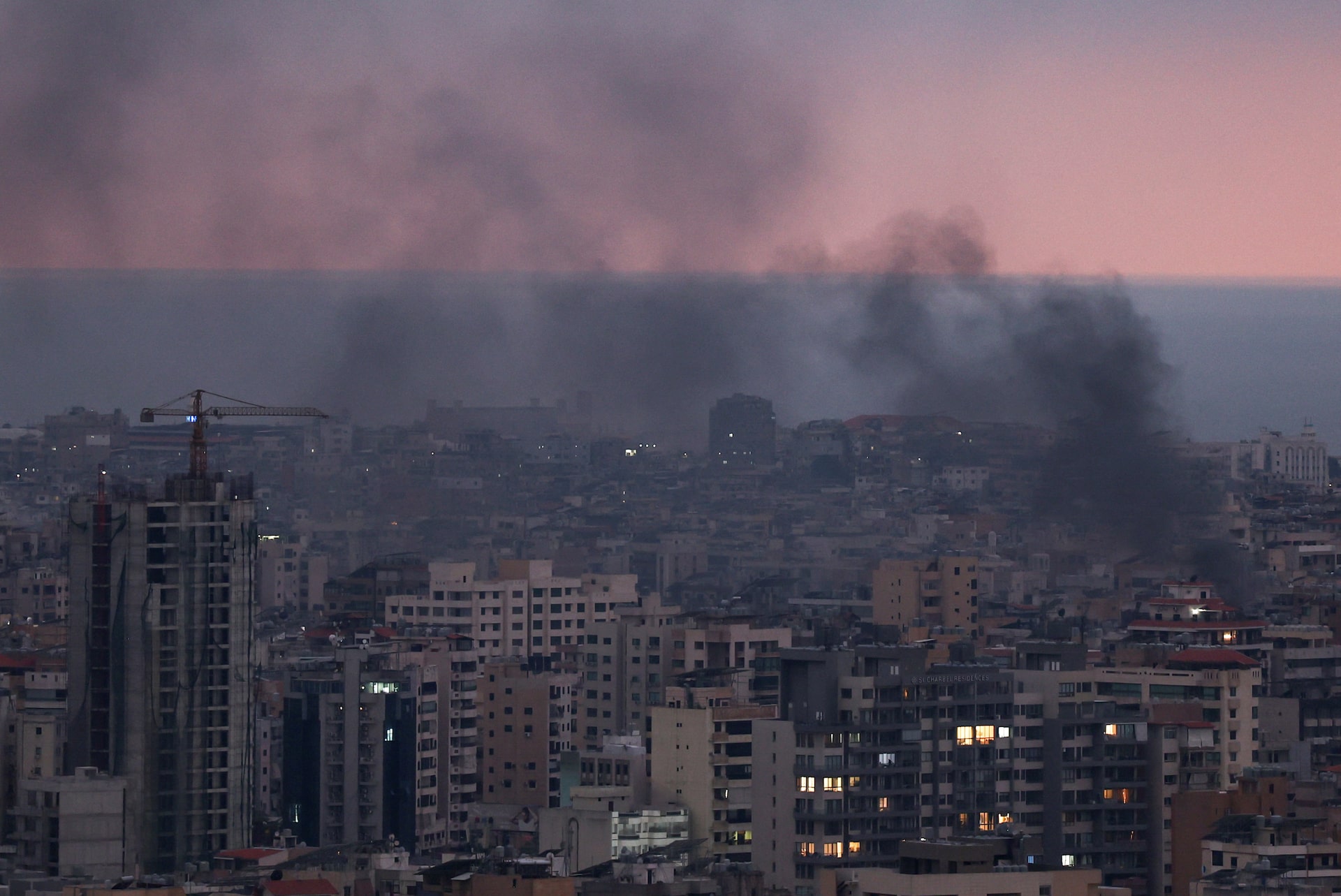 Israel ném bom Lebanon, Gaza trước lễ kỷ niệm 1 năm vụ tấn công ngày 7/10 - Ảnh 9.