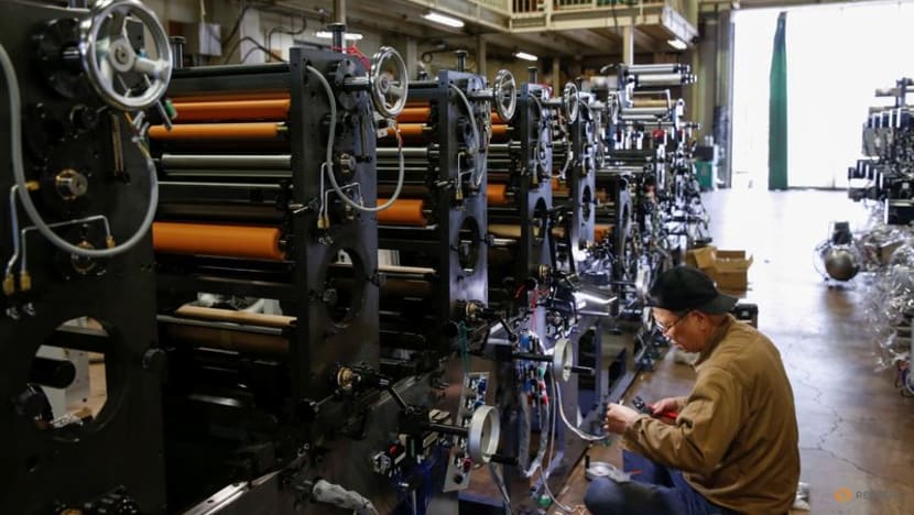Hoạt động nhà máy của Nhật Bản giảm tháng thứ 8 liên tiếp do nhu cầu yếu- Ảnh 1.
