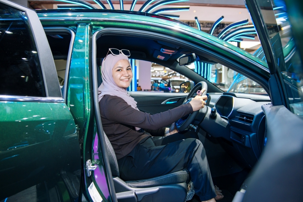 Cận cảnh những mẫu SUV VinFast tay lái nghịch lần đầu lộ diện tại Indonesia- Ảnh 5.