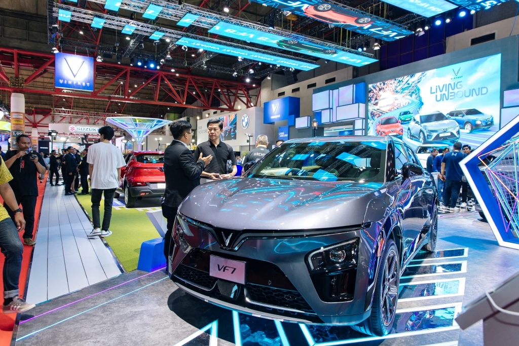 Cận cảnh những mẫu SUV VinFast tay lái nghịch lần đầu lộ diện tại Indonesia- Ảnh 8.