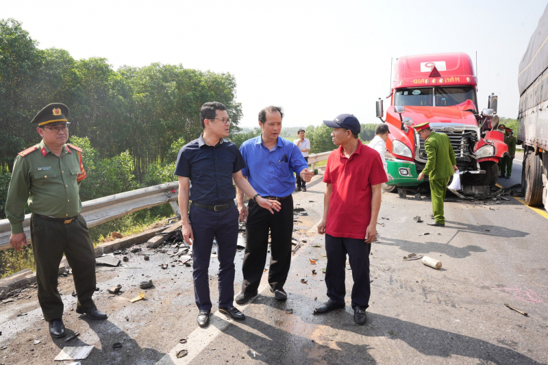 Thủ tướng chỉ đạo khẩn trương làm rõ nguyên nhân tai nạn giao thông trên cao tốc Cam Lộ - La Sơn- Ảnh 3.