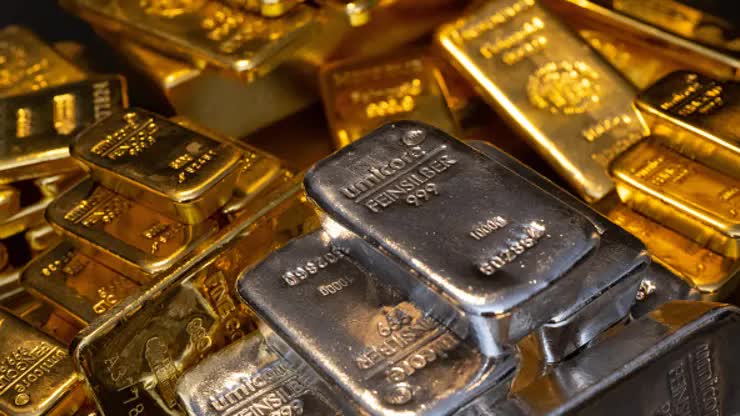 UBS dự báo giá vàng có thể đạt đỉnh 2.200 USD/ounce- Ảnh 1.