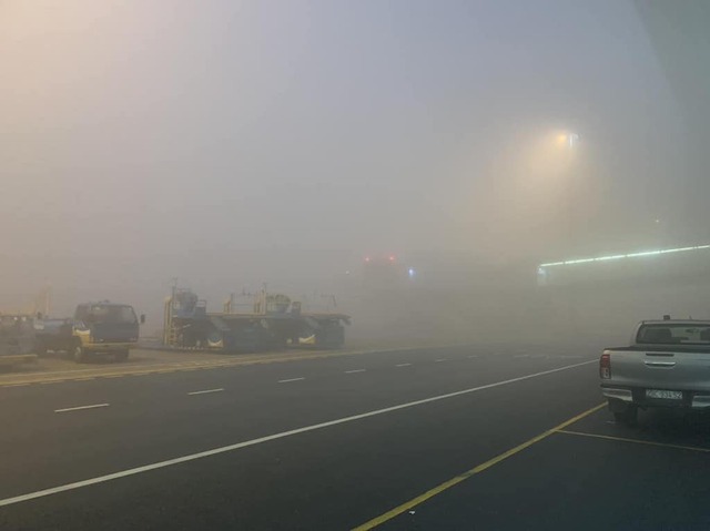 'Biển người' đổ về các bến xe TP.HCM về quê ăn Tết, sương mù dày đặc tại sân bay Nội Bài- Ảnh 3.