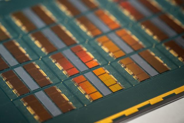 Nhật Bản dành 300 triệu USD để thúc đẩy nghiên cứu chip trong nước- Ảnh 1.
