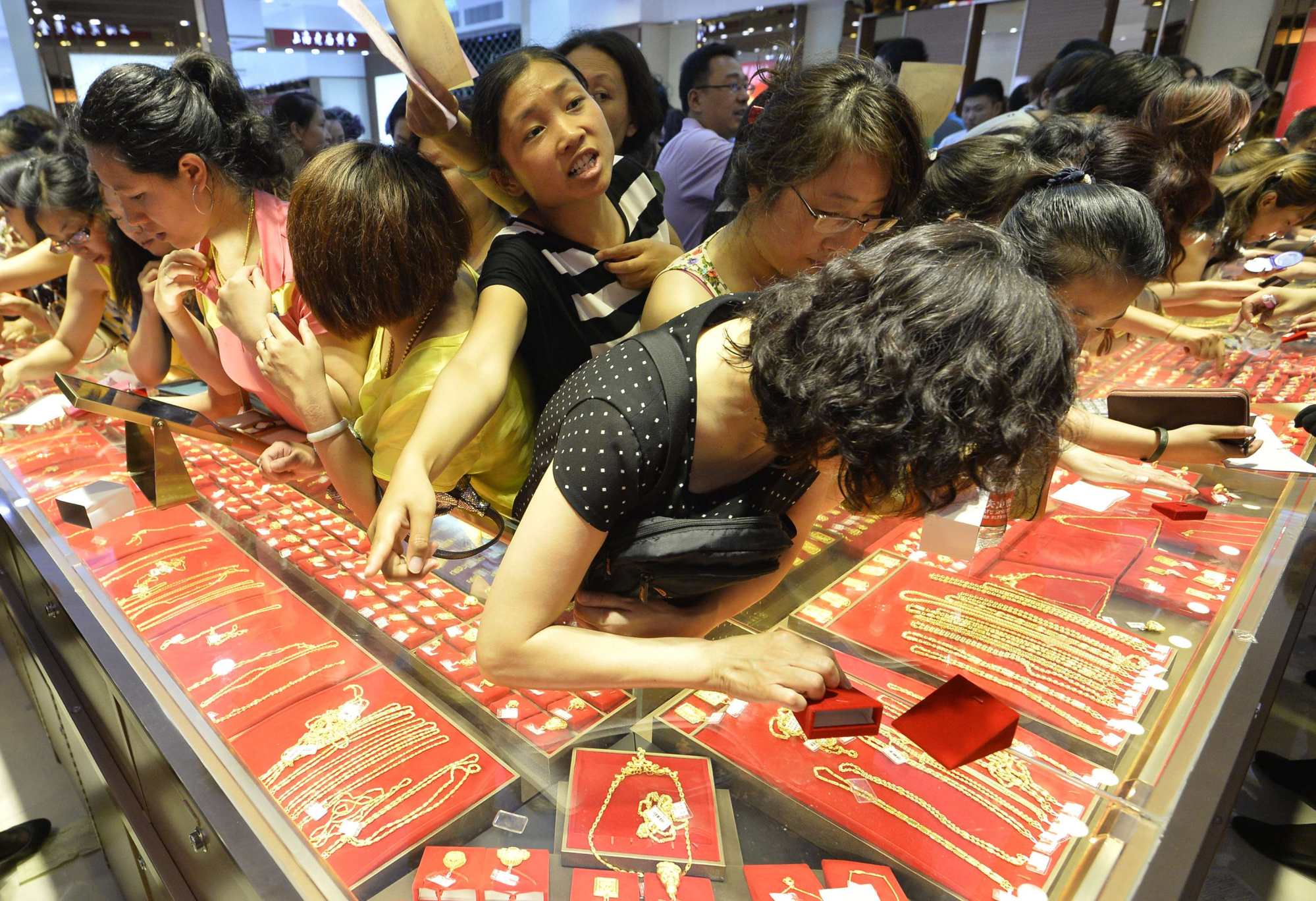 Sức mua của người Trung Quốc tạo tiền đề cho vàng lập kỷ lục mới- Ảnh 4.