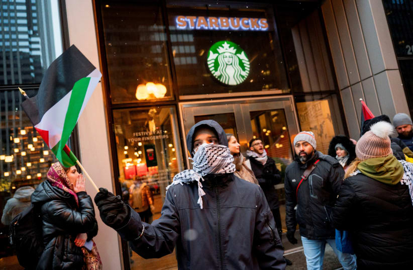 Starbucks ở Trung Đông cắt giảm 2.000 nhân viên - Ảnh 1.